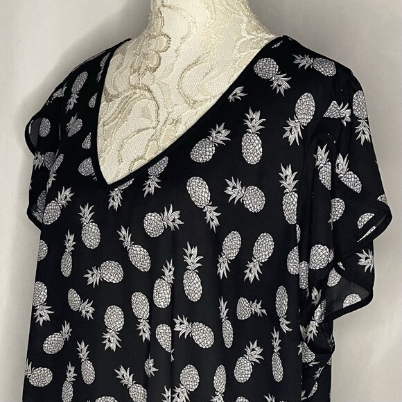 Torrid sz 4 Georgette Tulip Short Sleeve Blouse Vneck Blouse Top Shirt Pineapple - Picture 3 of 10